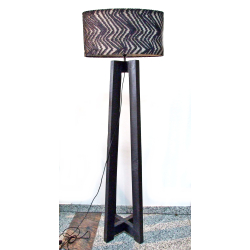 Lampa podłogowa Trapez drewno egzotyczne Czarna